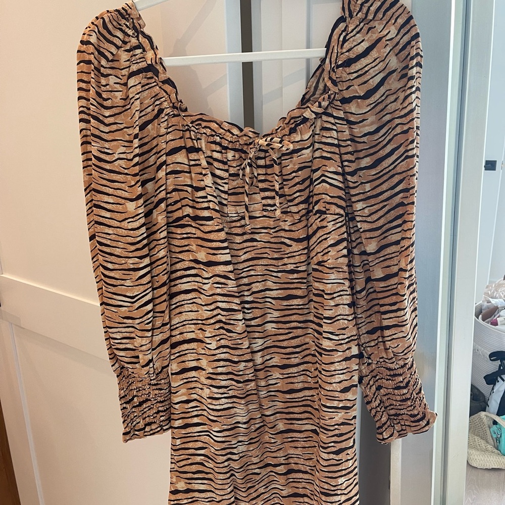 FAITHFULL THE BRAND Tiger Print Long Sleeve Dress